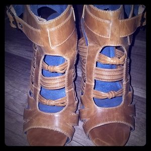 Shoedazzle brown peep toe/foot heeled booties